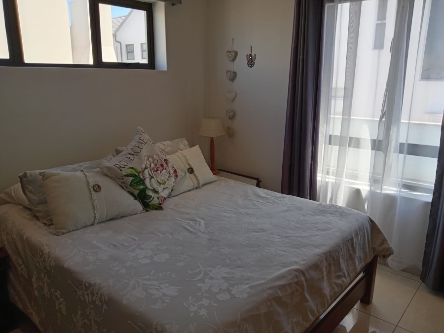To Let 2 Bedroom Property for Rent in Calypso Beach Western Cape